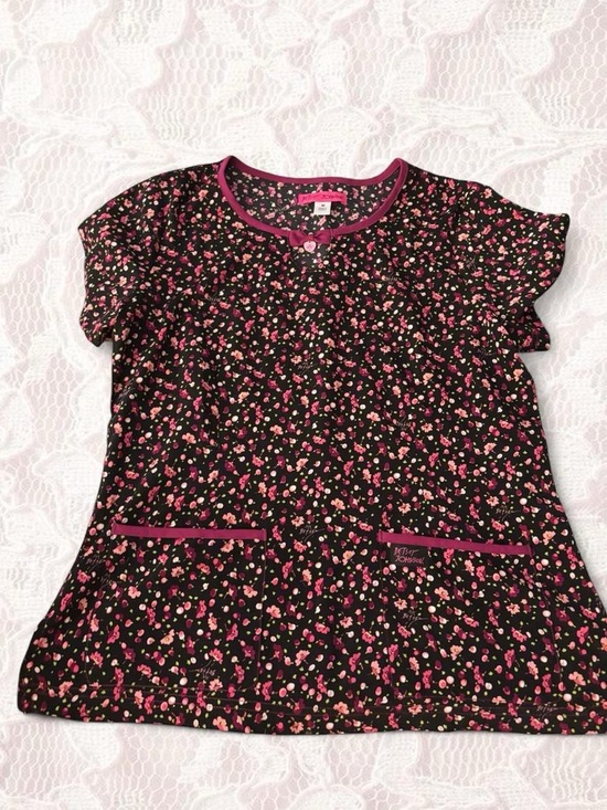Betsey Johnson Tops - Betsey Johnson black & pink floral print scrub top in a M